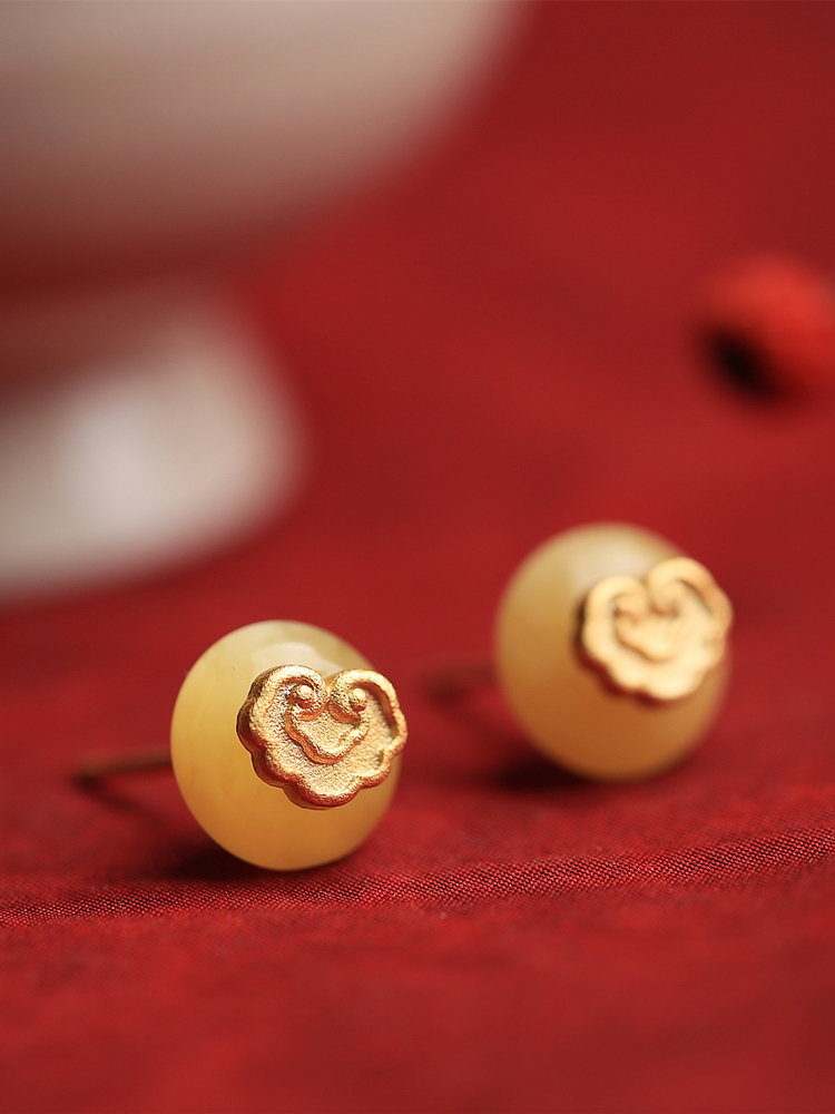 Silver Artisan Ruyi Beeswax Amber Earrings - High-End Light Luxury Women's Ancient Style Accessories