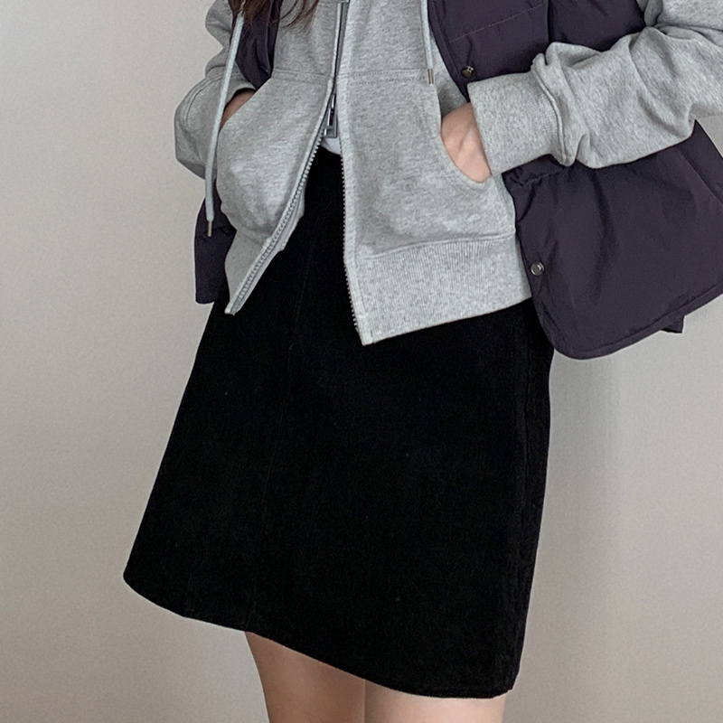 Slim Fit A-Line Corduroy Work Skirt for Women, Autumn/Winter 2025, Lengthening Legs, Versatile Half Skirt, Trendy Office Fashion