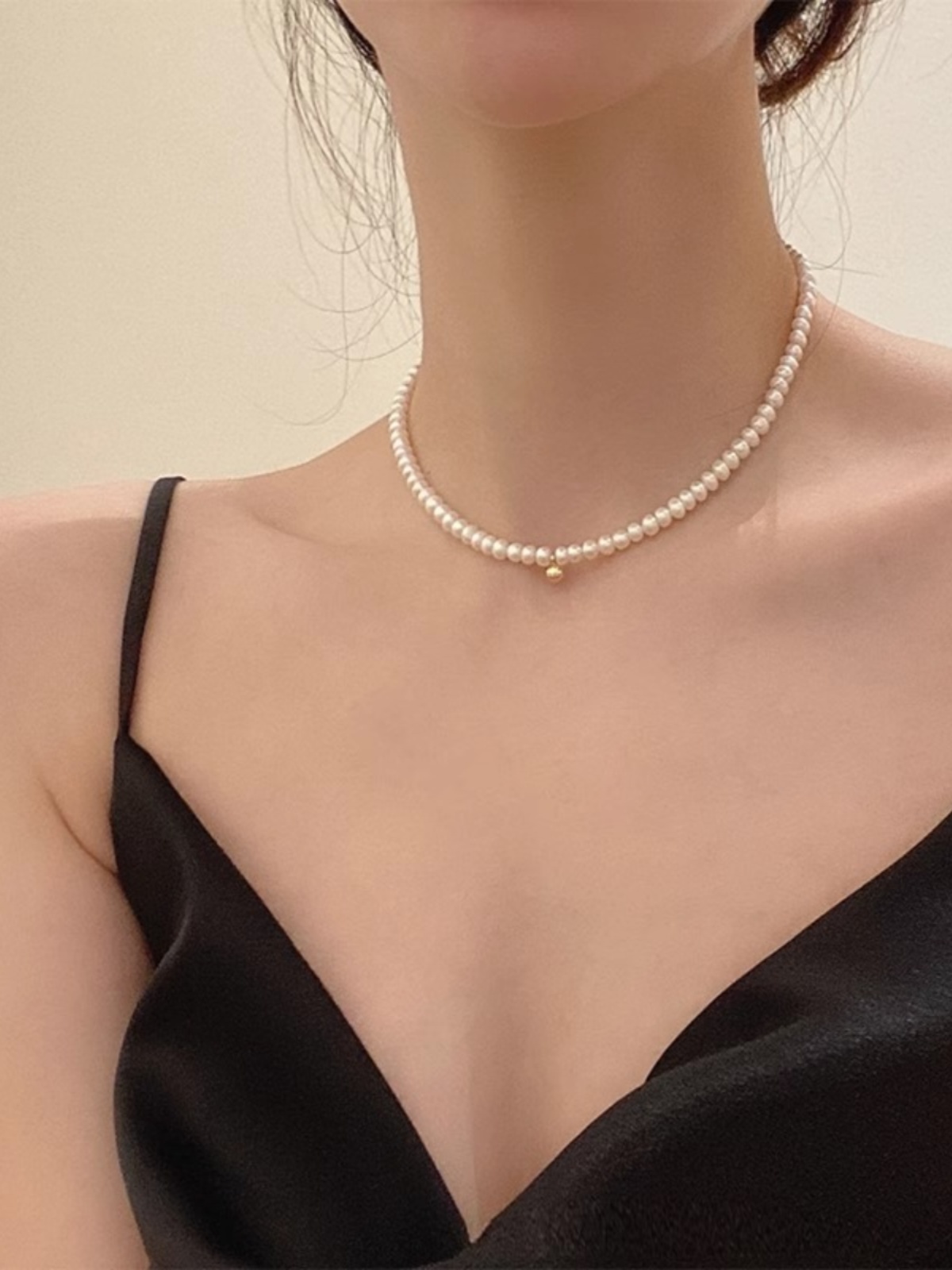 Small Natural Pearl Necklace for Women - Light Luxury Clavicle Chain, Versatile Trendy Accessory for Elegant Style
