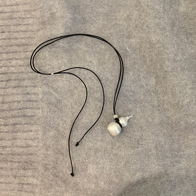 Solid Gourd Pendant Black Rope Necklace for Girls - Light Luxury Chinese Style National Wind Accessory