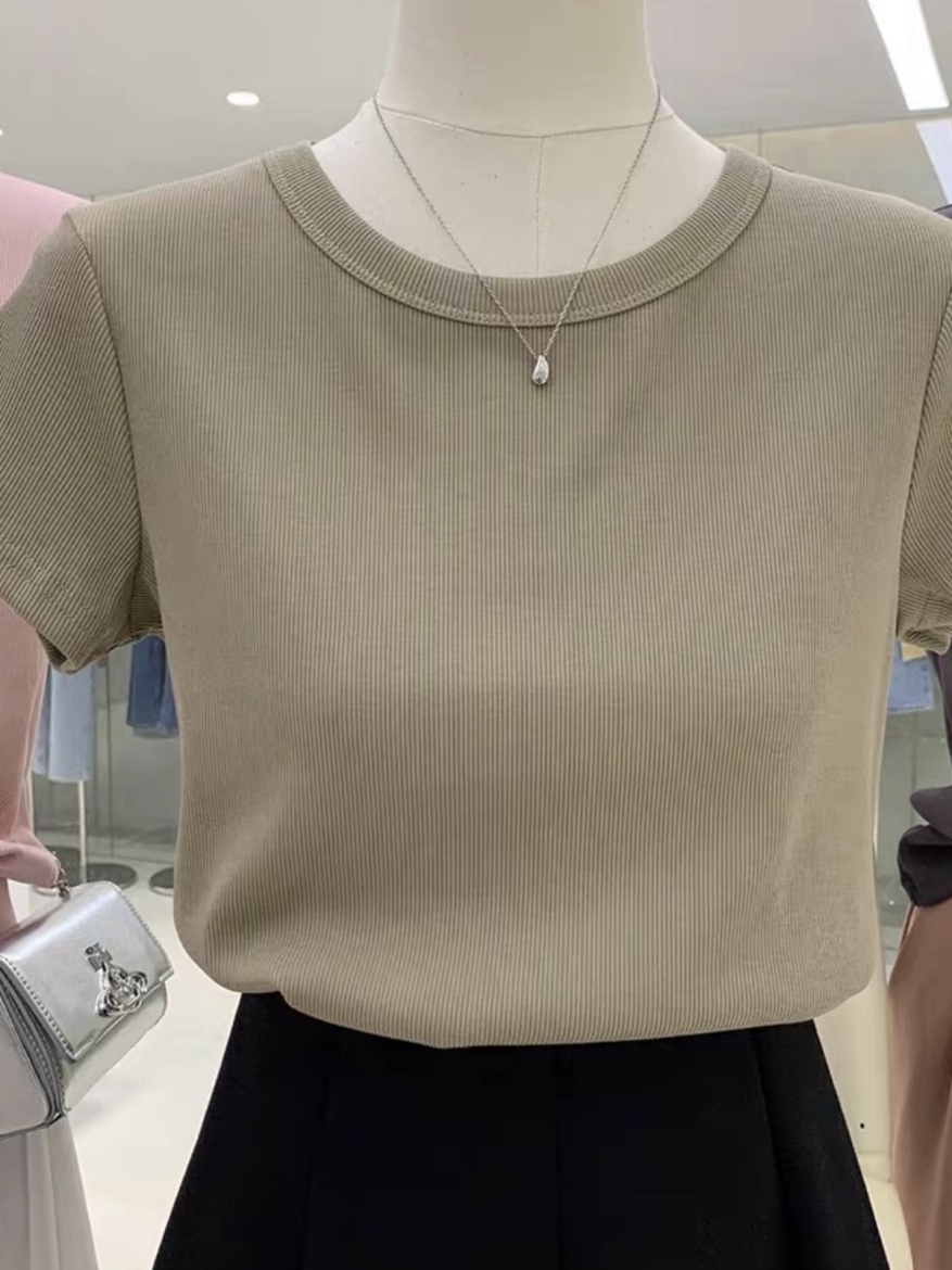 Stylish Women's Short Sleeve T-Shirt - Versatile Age-Reducing Basic Top for Summer - High-End Casual Wear