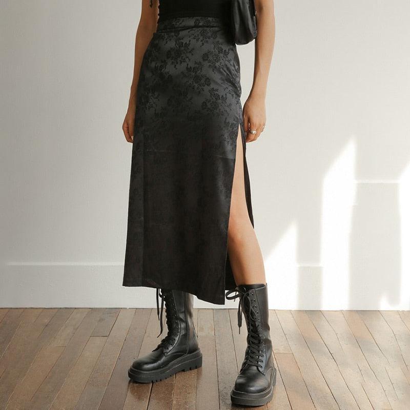 Stylish Work Outfits, Outfit Summer Ideas Dark Floral Side Slit Midi Skirt