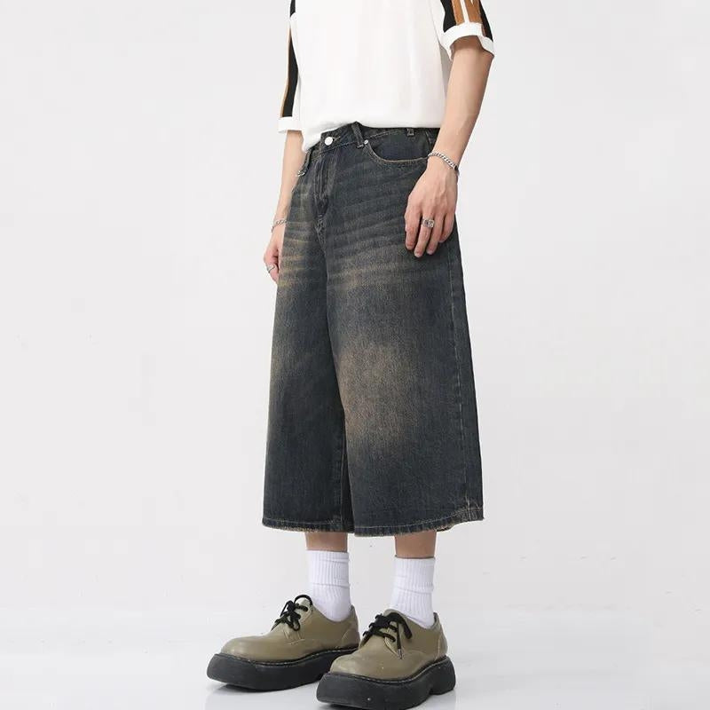 Stylish Work Outfits, Outfit Summer Ideas Dark Washed Jean Capri Shorts