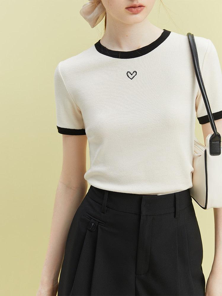 Stylish Work Outfits, Outfit Summer Ideas Soft Girl Minimal Heart Tee