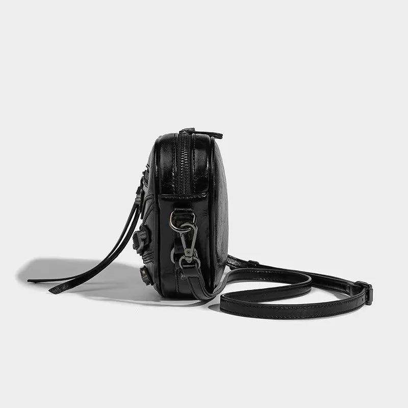 Stylish Work Outfits, Outfit Summer Ideas Y2K Grunge Belted Heart Shaped Bag