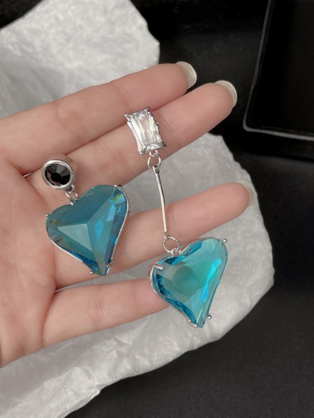 Trendy Blue Heart Stud Earrings for Women, High-End Fashion Accessories, Stylish Ear Jewelry for 2025