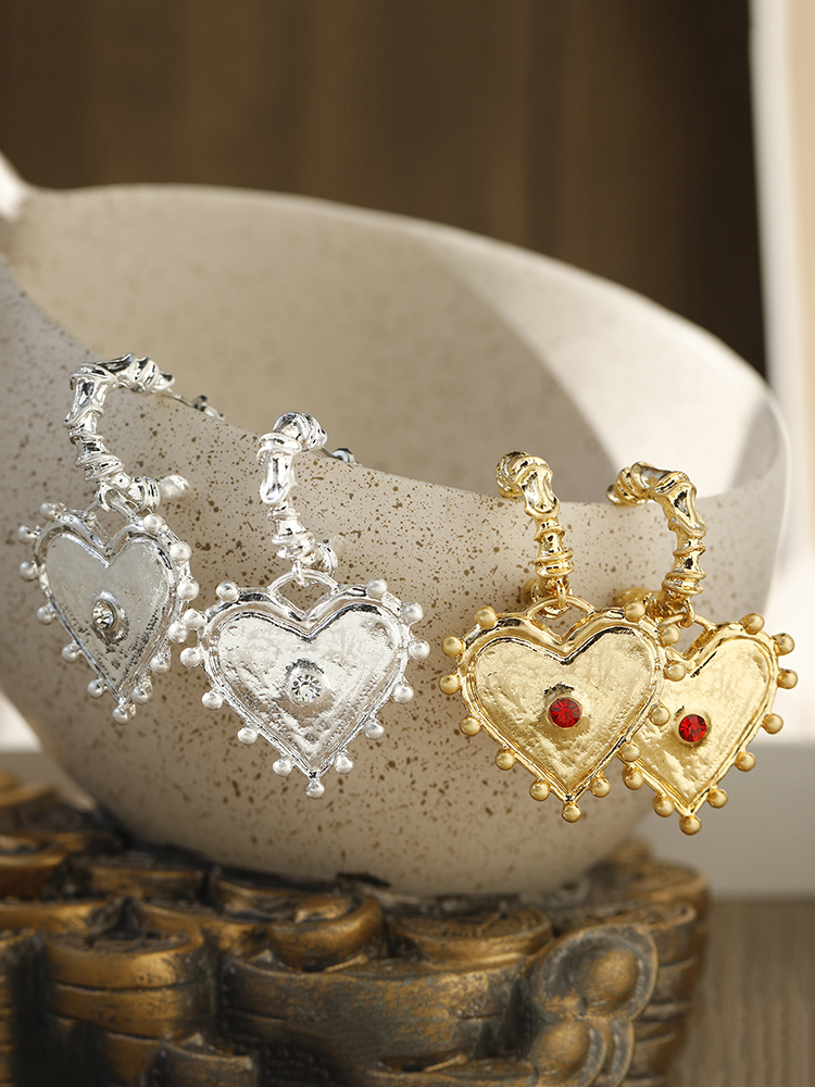 Trendy Diamond-Studded Heart Earrings for Women - Versatile Fashionable Jewelry for Any Occasion