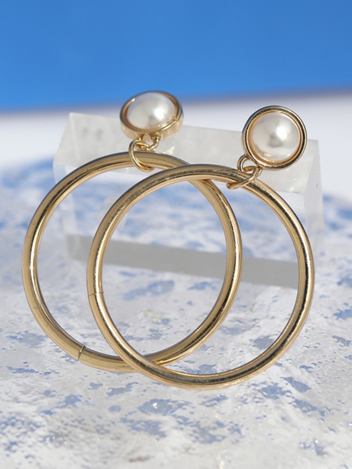 Trendy Gold Metal Round Hollow Drop Earrings for Women - Stylish Pearl Ear Accessories, Japanese & Korean Jewelry