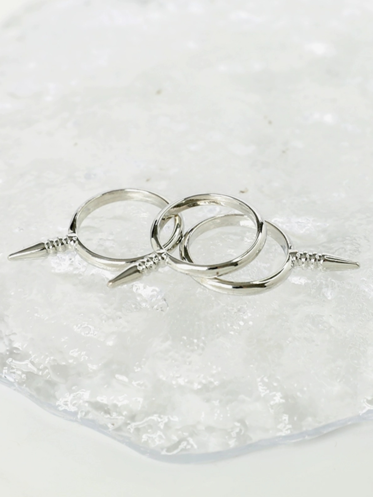 Trendy Metal Silver-Plated Exaggerated Screw Ring for Women - Hip-Hop Fashion Accessory, Versatile Statement Jewelry