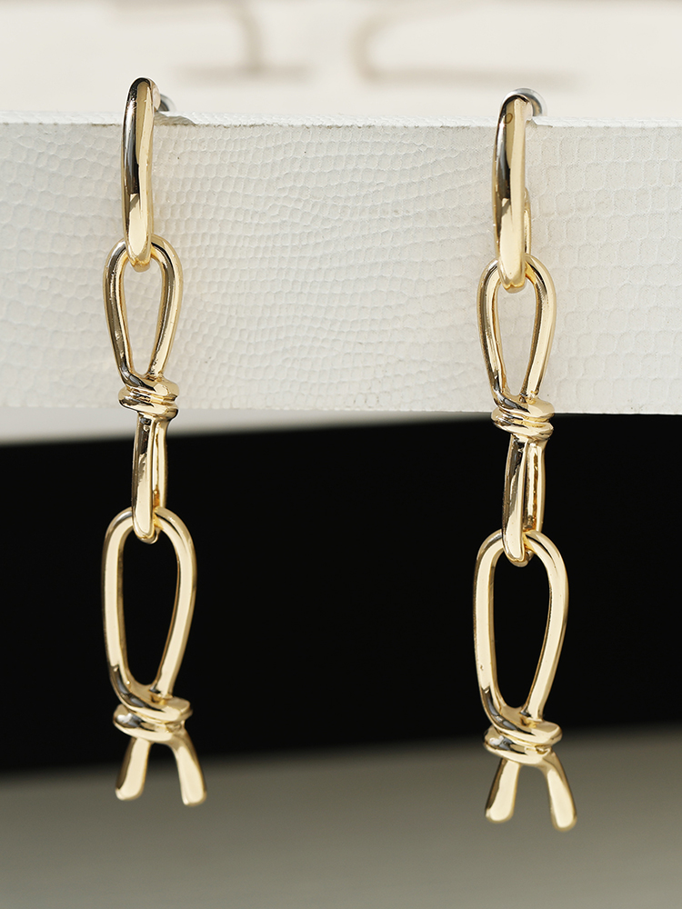 Trendy Minimalist Long Earrings for Women with Metal Texture and 8-Shaped Buckle â€“ Chic Statement Jewelry