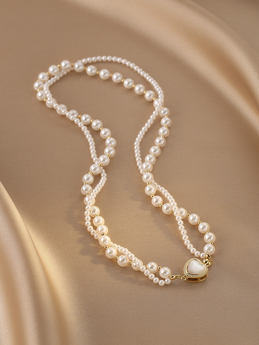 Twisted Double-Layered Pearl Necklace for Women, Heart-Shaped Clavicle Chain, Light Luxury High-End Sweater Accessory