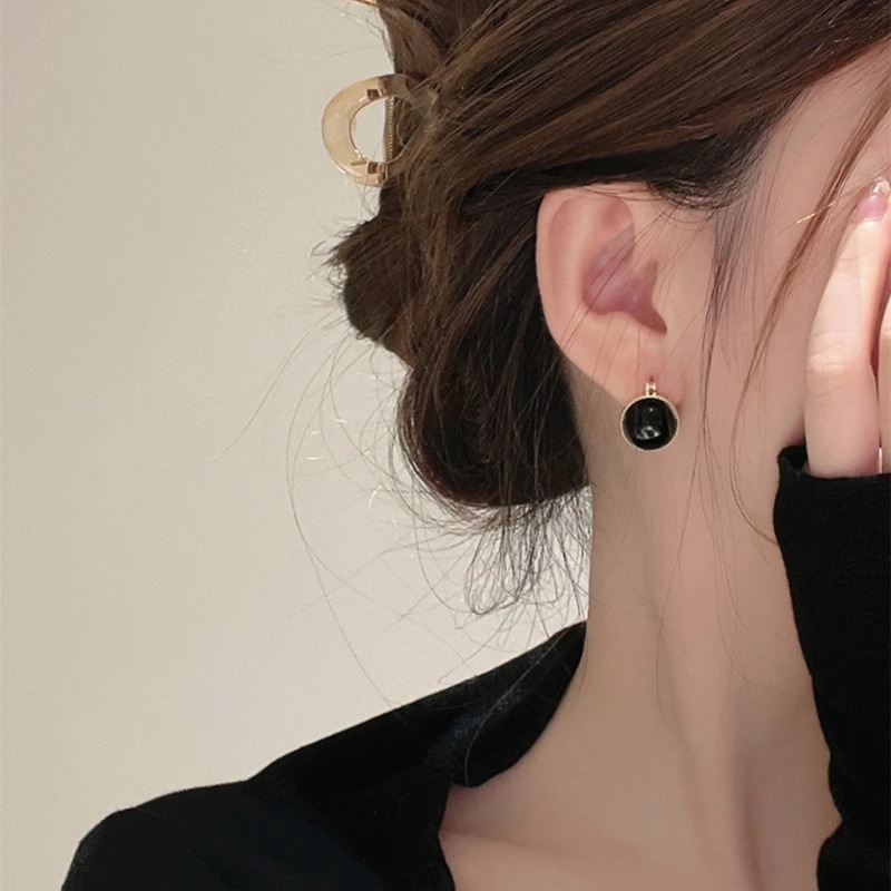 Unique Double-Sided Black Agate Ear Clips - Elegant Stud Earrings for Women, Stylish Statement Jewelry, Perfect for Any Occasion