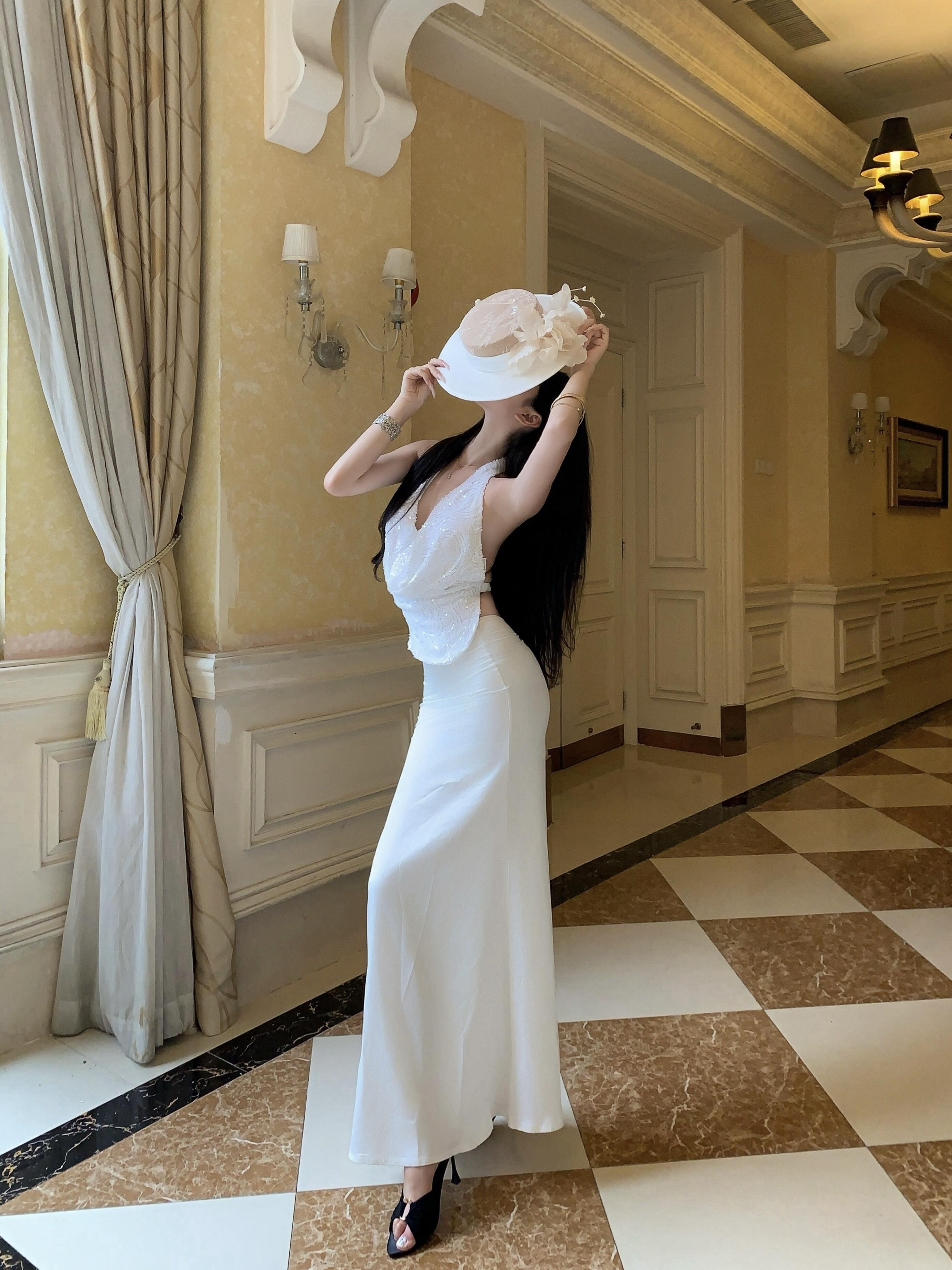 V-Neck Halter Backless Camisole Top and High-Waisted Bodycon Skirt Set - Sexy Summer Style for Women