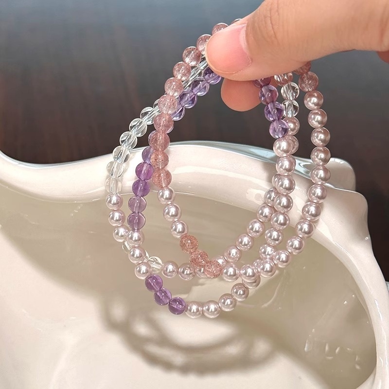 Versatile Strawberry Crystal Bracelet for Women - Minimalist Beaded High-End Hand Accessory, Perfect Birthday Gift