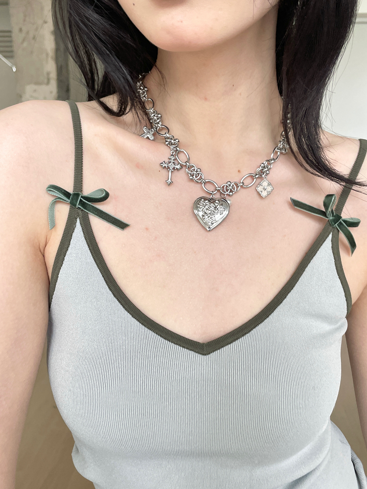 Vintage Carved Heart Design Spliced Necklace - High-End Clavicle Chain for Versatile Temperament Style