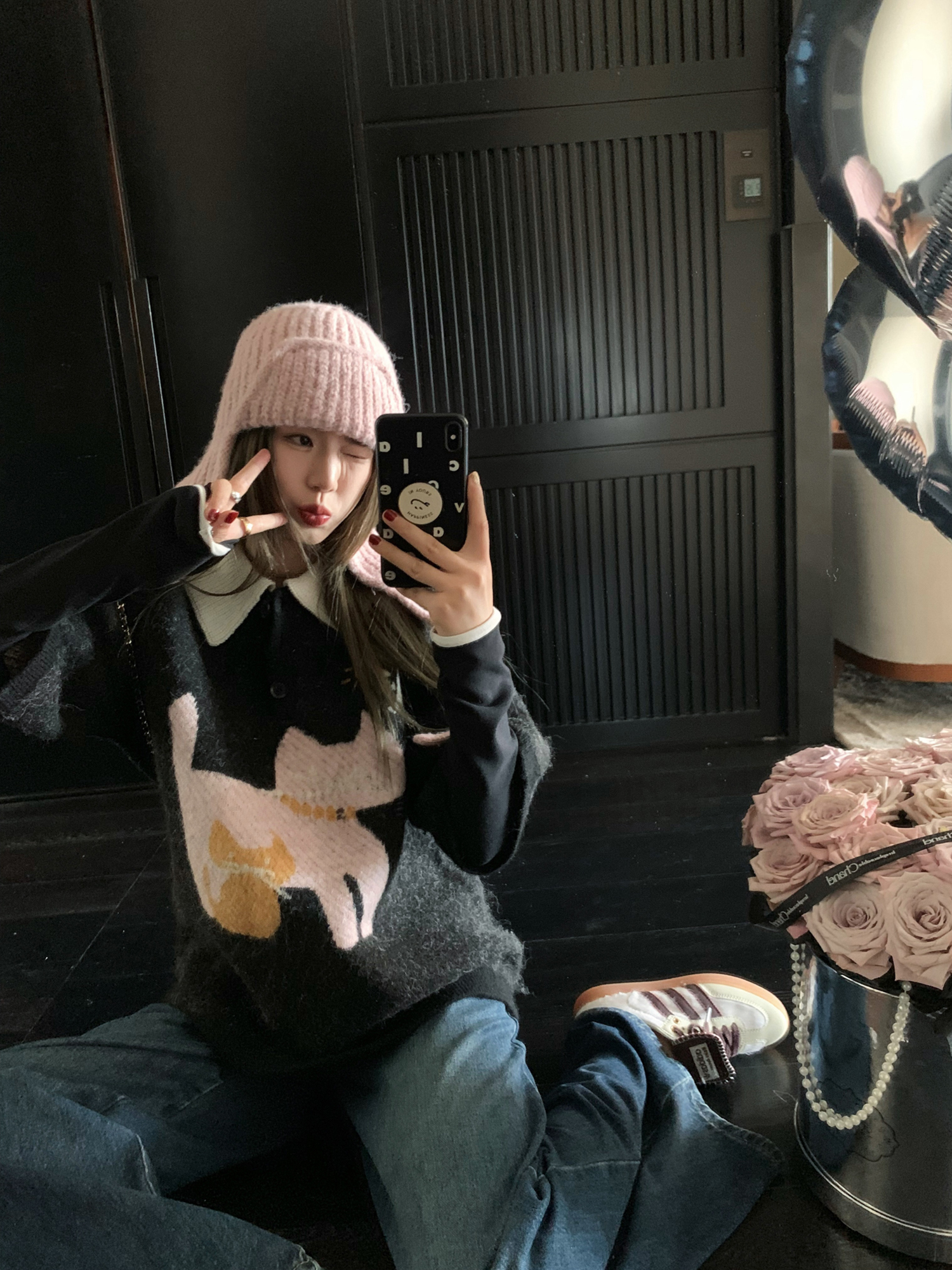 Vintage Color-Blocked Polo Collar Mid-Sleeve Wool Sweater with Cat Illustration for Women - 90s Inspired Winter Fashion Top