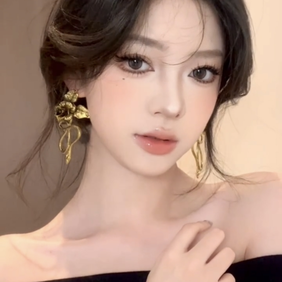 Vintage Distressed Rose Snake-Shaped Earrings - Exaggerated Long Metal Ear Studs for Women - High-End Versatile Fashion Accessories