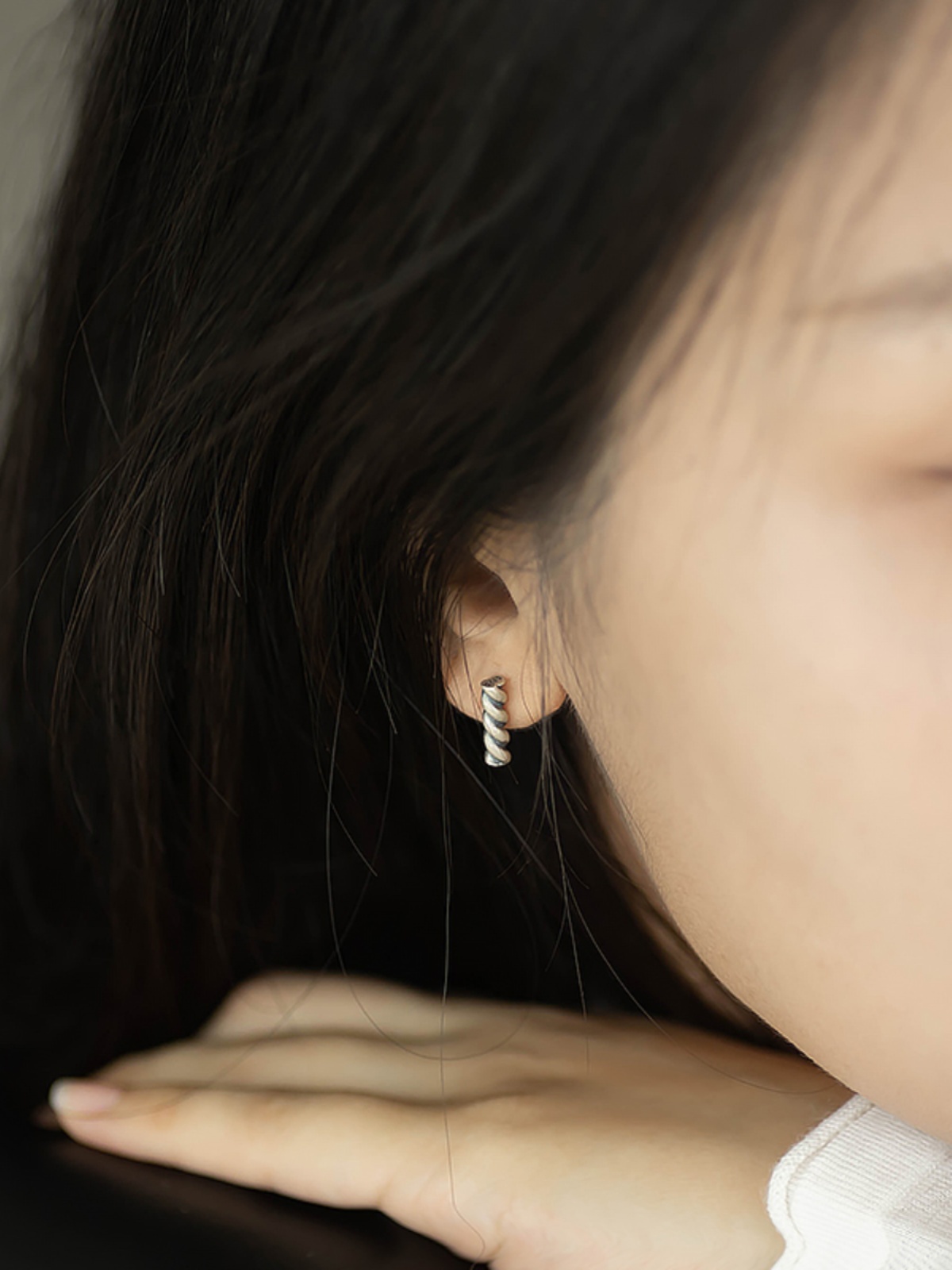Vintage Distressed Spiral Twisted Stud Earrings in Pure Silver S925 - Unique Minimalist Jewelry for Effortless Style