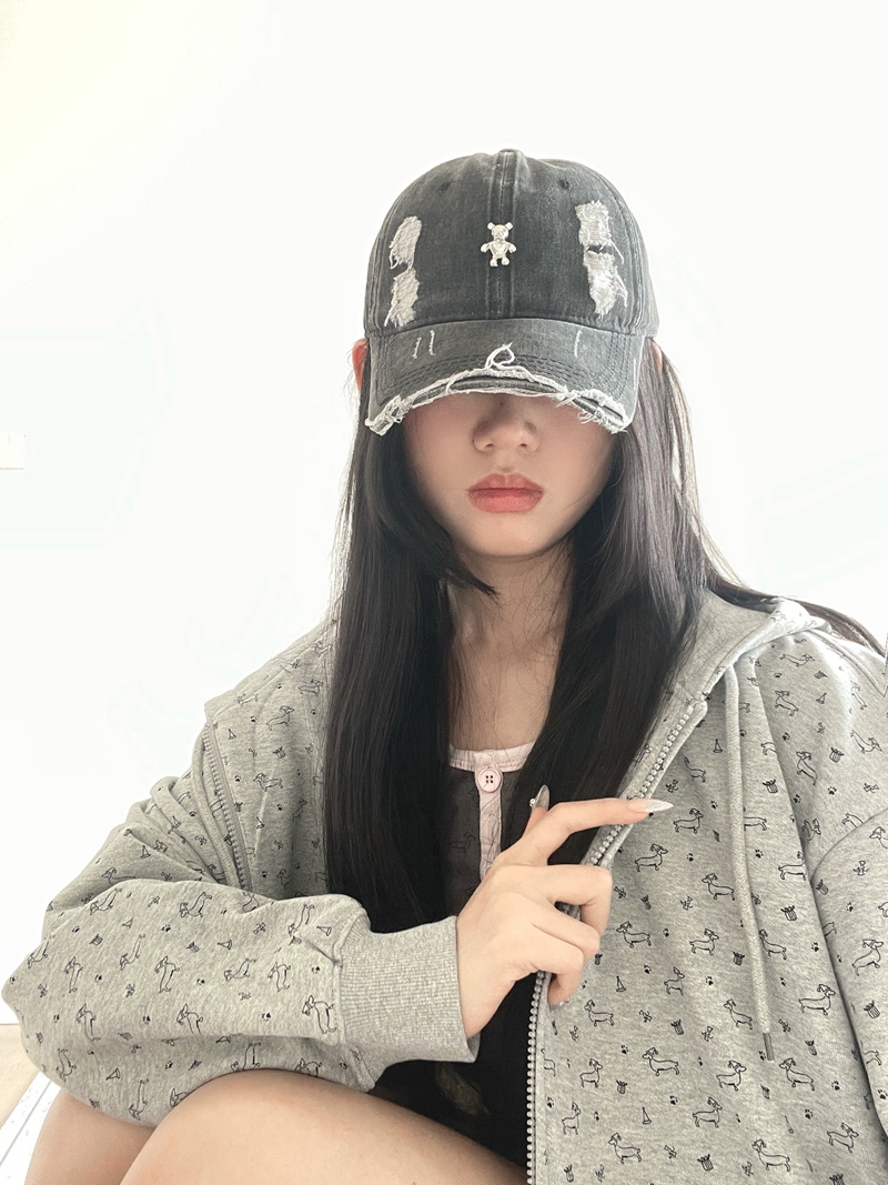 Vintage Distressed Washed Denim Baseball Cap for Women - Cute Little Bear Design, Flattering Fit for Spring and Summer Style