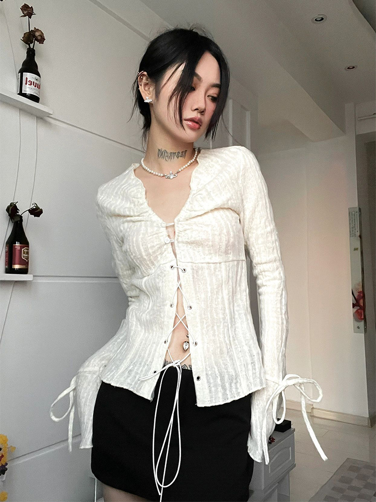 Vintage Eccentric Tie White Shirt for Women - Slim Fit Long Sleeve Top, Stylish Autumn Fashion