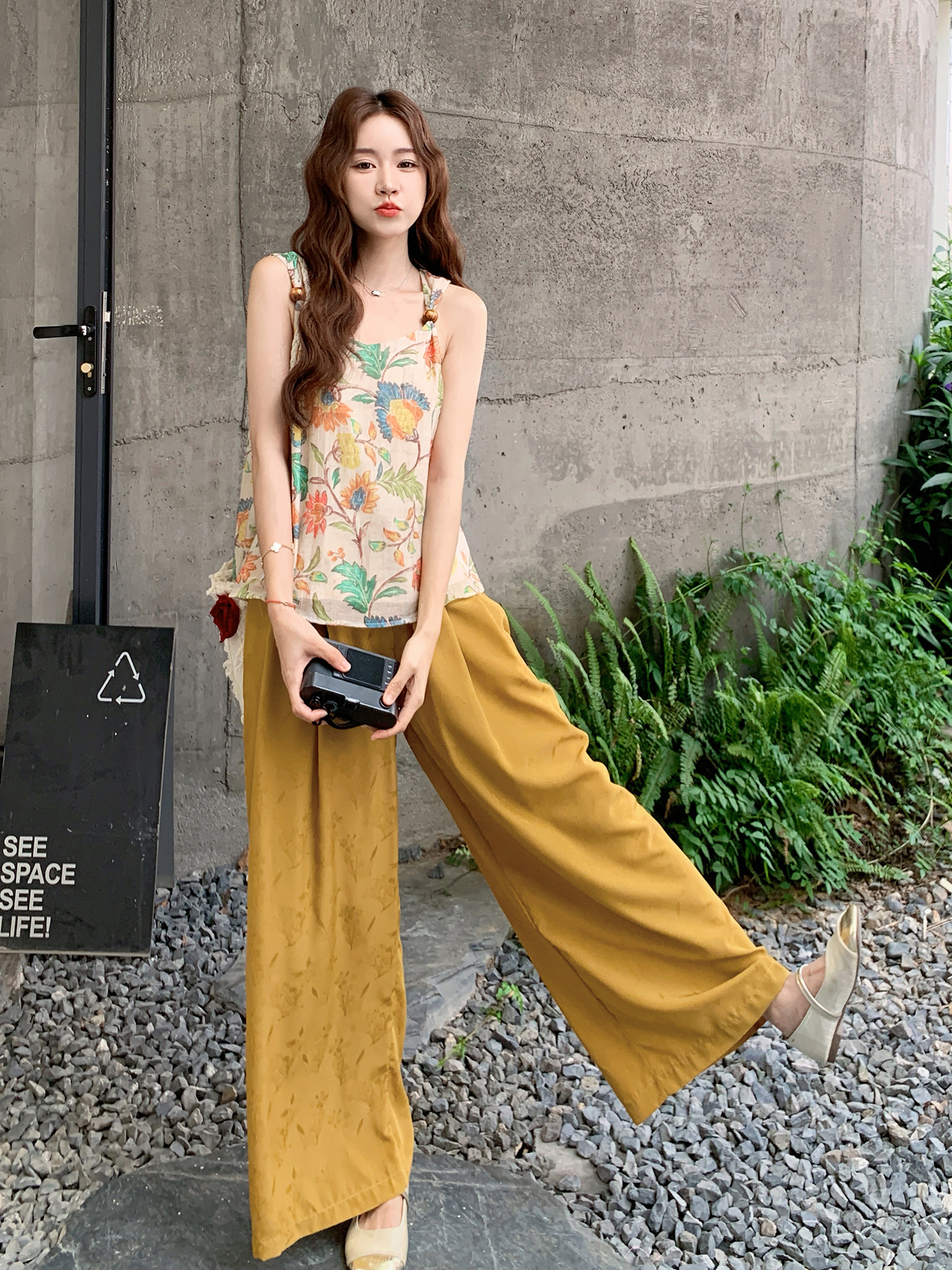 Vintage Floral Camisole and Wide-Leg Pants Set for Women - Forest Style, Casual Two-Piece, Summer 2025, Age-Reducing Fashion
