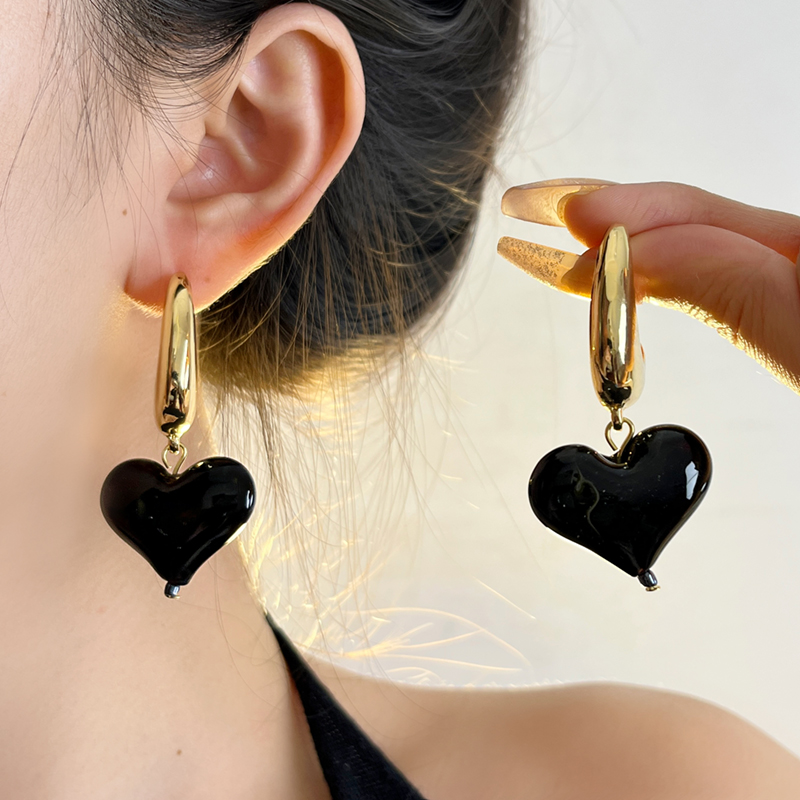 Vintage French Red Heart Pendant Earrings for Women - Unique Heart-Shaped Studs, Charming Feminine Style for 2025 Fashion