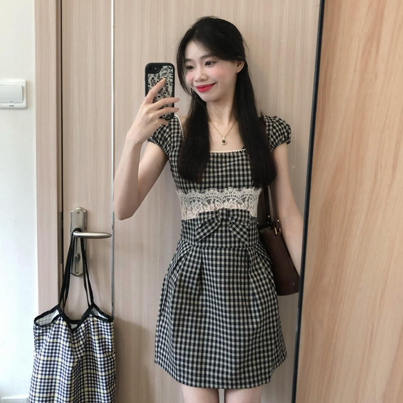 Vintage French Square Neck Plaid Dress for Women - Fitted Waist, Lace Splicing, Summer 2025 Fashion, Chic & Elegant Style