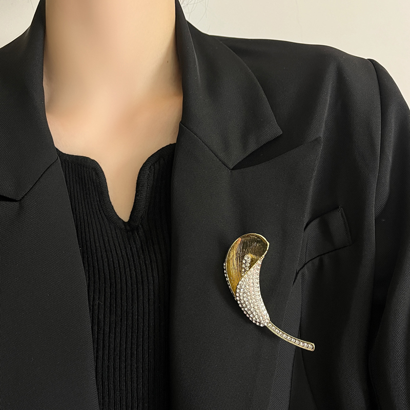 Vintage Gold Sparkling Diamond Calla Lily Brooch - Exquisite Floral Pin for Women, 2025 High-End Jewelry Accessory