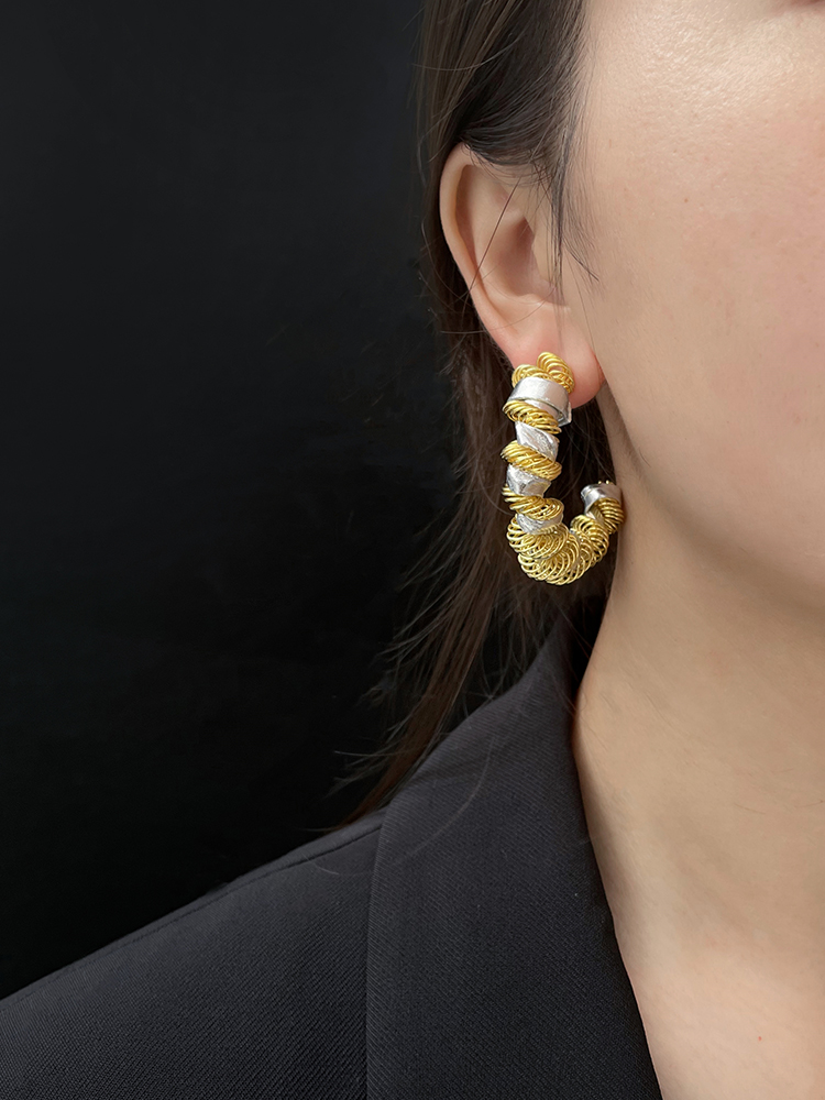 Vintage Gold Twisted Large Round Earrings for Women - French Style Elegant Accessories, Versatile Light Luxury Face-Slimming Design