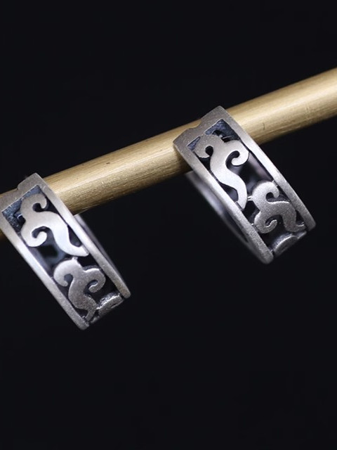 Vintage-Inspired Tribal Hollow Wide Earrings in 925 Sterling Silver with Antique Finish and Intricate Cloud Designs