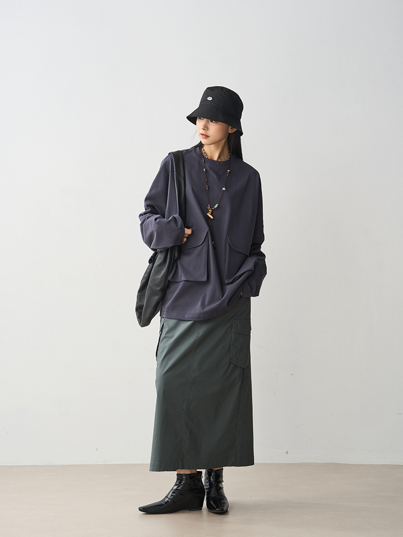 Vintage Niche Style Oversized Long Sleeve T-Shirt for Women with Large Pocket in Dark Blue Pure Cotton, Round Neck, Casual Fashion Top