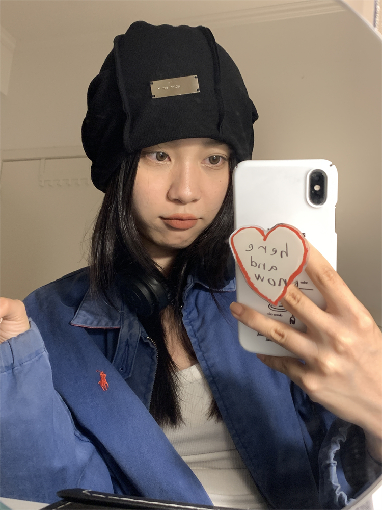 Vintage Oversized Beanie for Women with Patch Design - Trendy Cold Weather Hat for a Smaller Face Look
