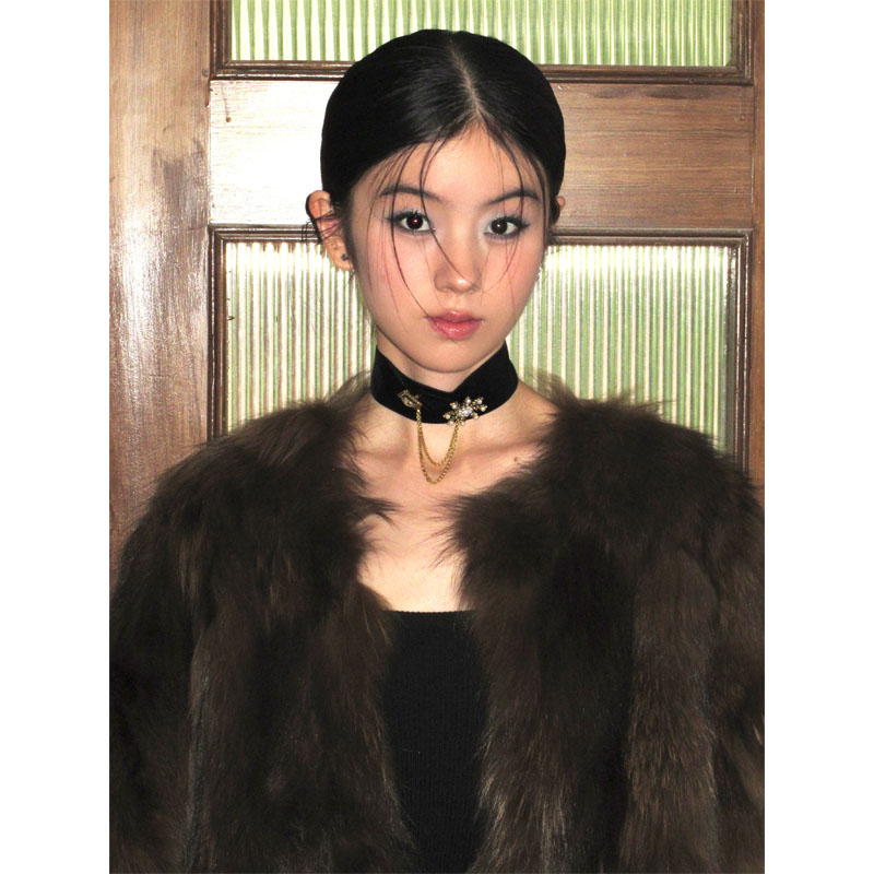 Vintage Retro Distressed Velvet Pendant Necklace - Chinese Style Exaggerated Ribbon Choker Clavicle Chain for Unique Fashion