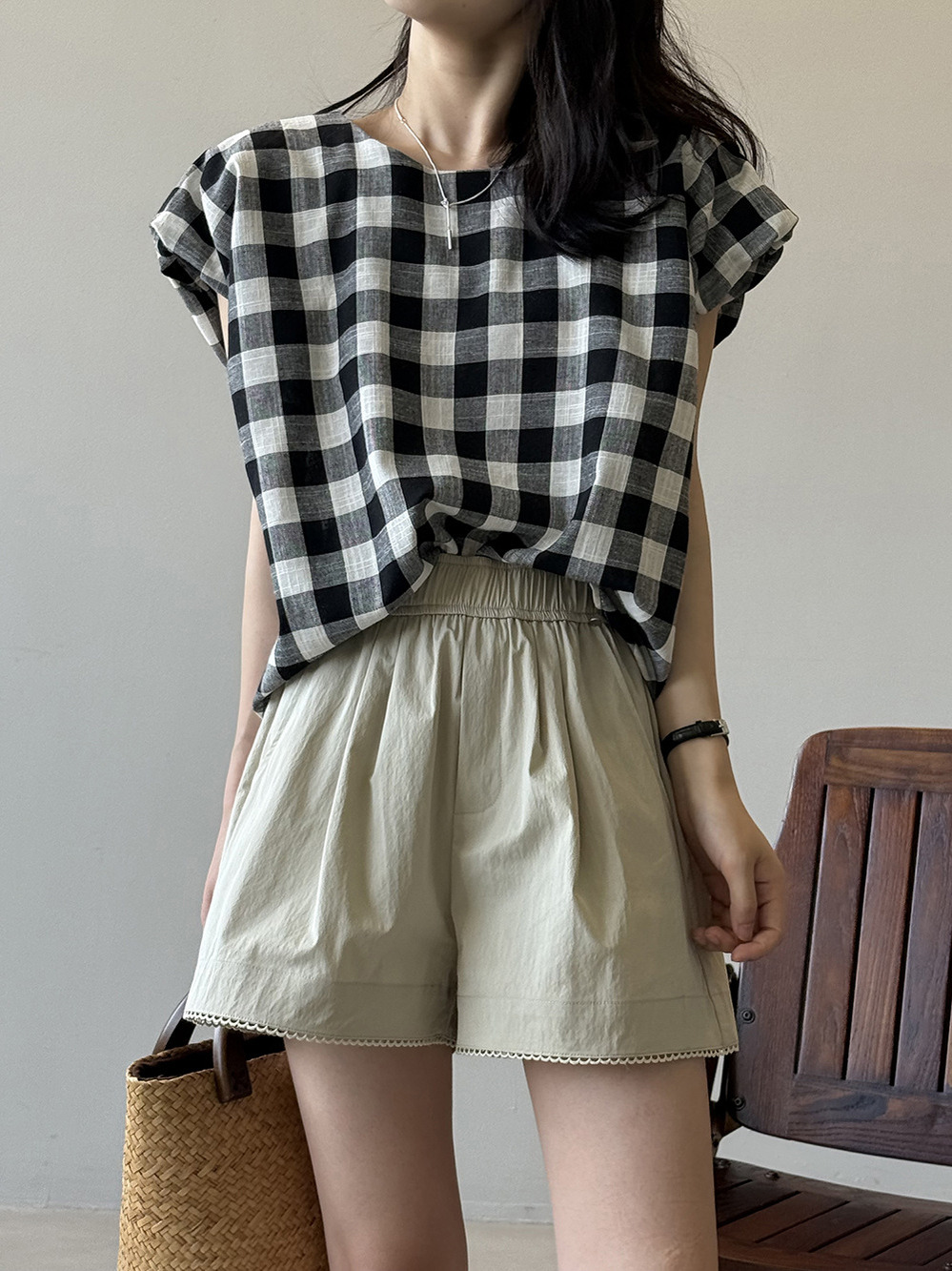 Vintage Sleeveless Plaid Top for Women â€“ Casual High-End Loose Round Neck Vest Blouse for Summer 2025