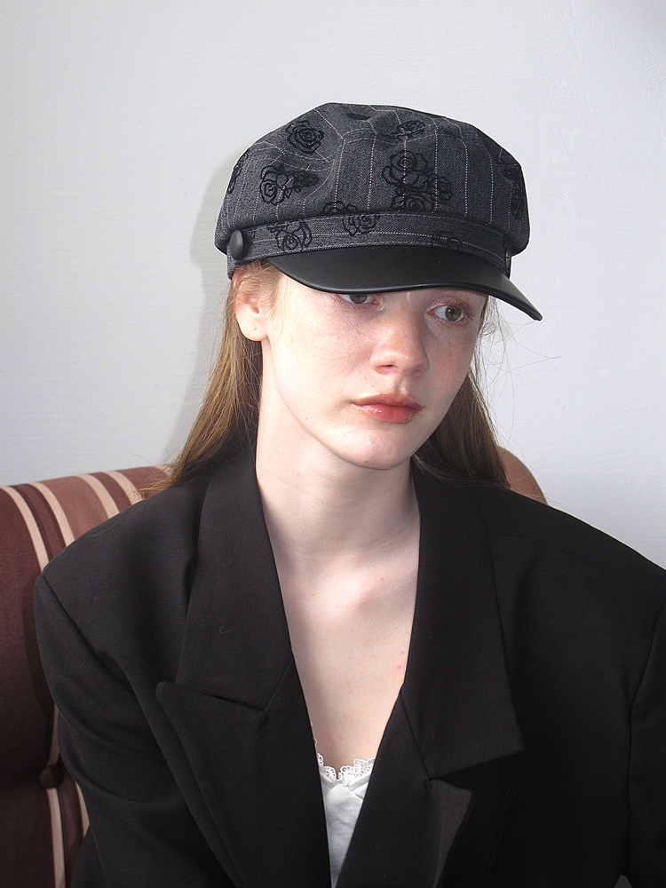 Vintage Striped Embroidered Rose Flat Cap for Women - High-End Newsboy Hat, Retro Fashion Accessory