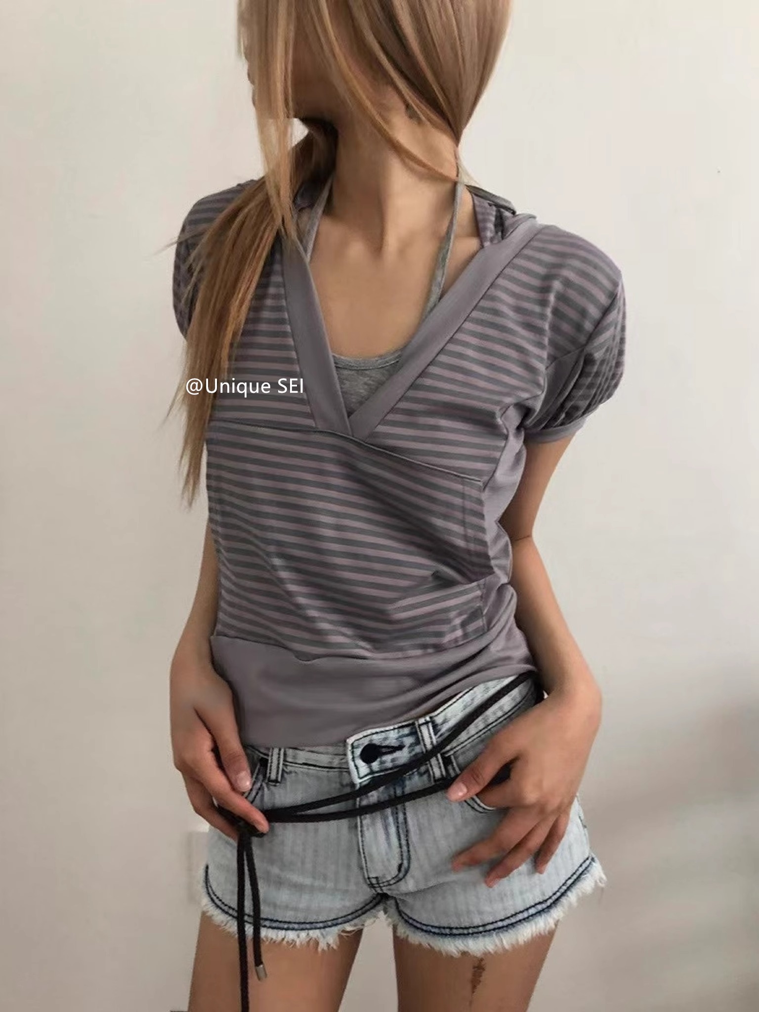 Vintage-Style Striped Hooded Summer Retro V-Neck Slim-Fit Short Sleeve T-Shirt Top - Unique 90s Inspired Casual Wear