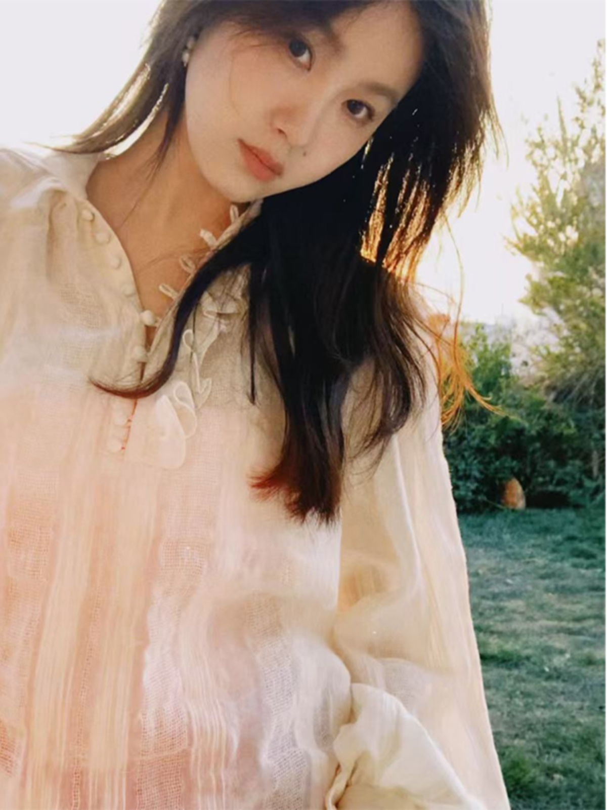 Vintage White Palace-Style Jacquard Shirt with Flowing Ribbons - Cotton-Linen Blend for Spring - 90s Inspired Fashion