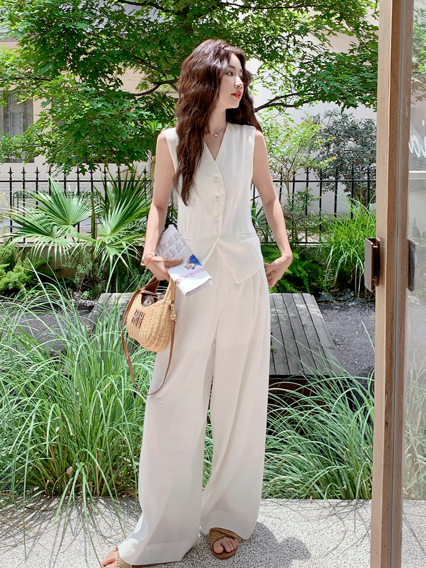 White Minimalist Two-Piece Set for Women - Trendy Summer 2025 High-Waisted Wide-Leg Pants and Vest Outfit