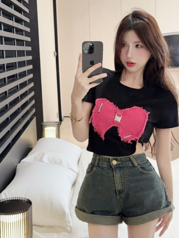 Women's American Cowboy Bow Patch Short-Sleeve T-Shirt - Stylish Slim Fit Top for Casual 90s and Y2K Fashion