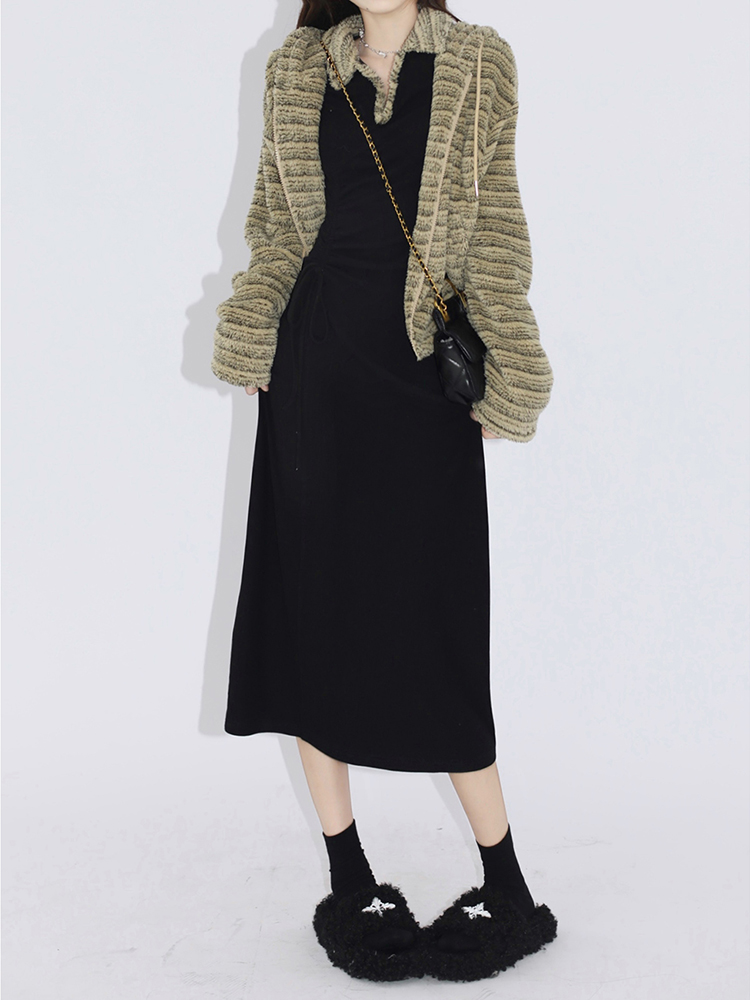 Women's Black Knitted Dress, Waist-Cinching Elegant Design, Long Skirt for Autumn 2025, Niche Style Base Layer
