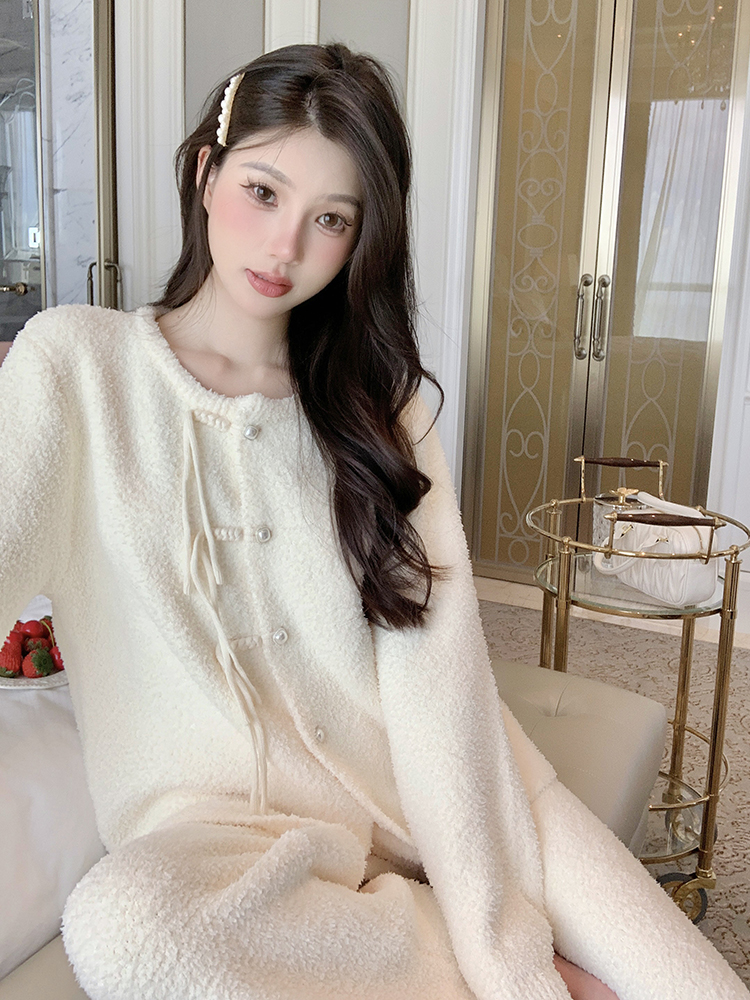 Women's Coral Fleece Pajamas Set - Thickened National Style Home Wear for Autumn and Winter, Cozy Outdoor Loungewear