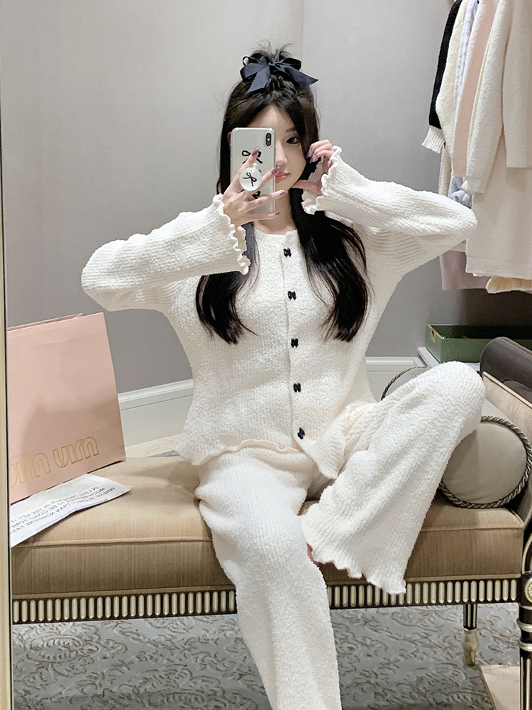 Women's Cute Coral Fleece Pajama Set for Autumn & Winter, Thickened Plush Homewear, Cozy Half-Side Design, Versatile for Outdoor Wear