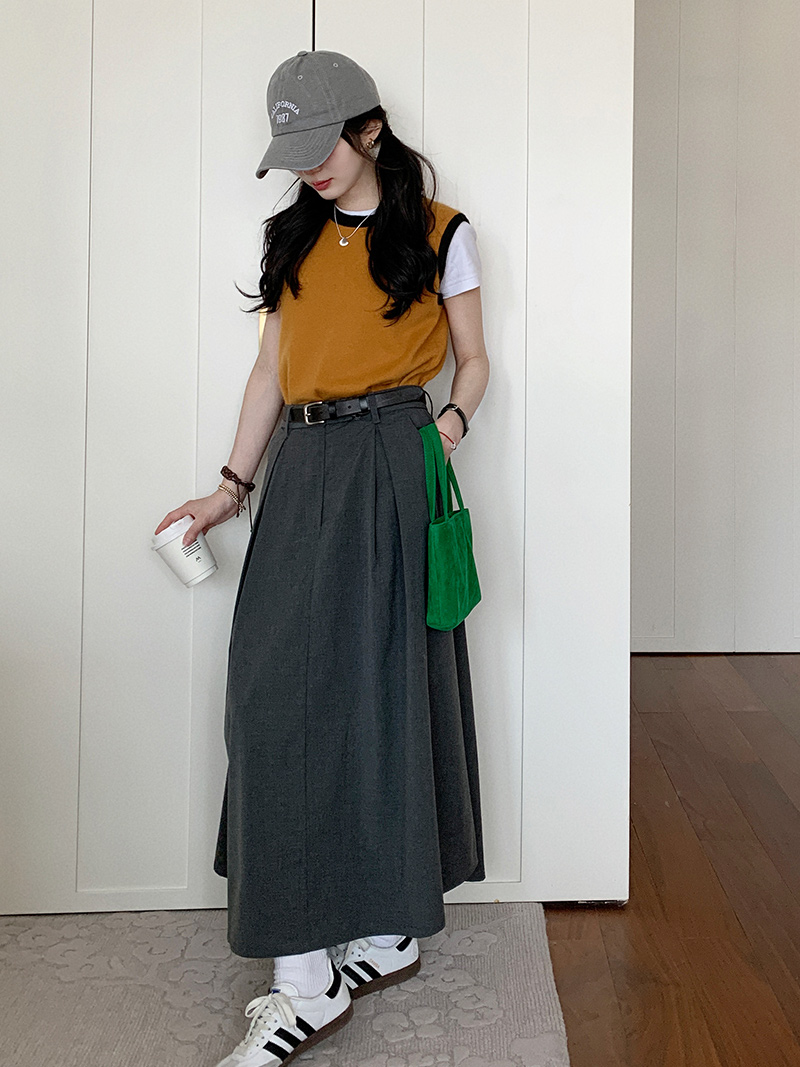 Women's Spring 2025 Raccoon Knit Vest - Round Neck Pullover Cardigan Sweater, Cozy Layering Essential for Effortless Style