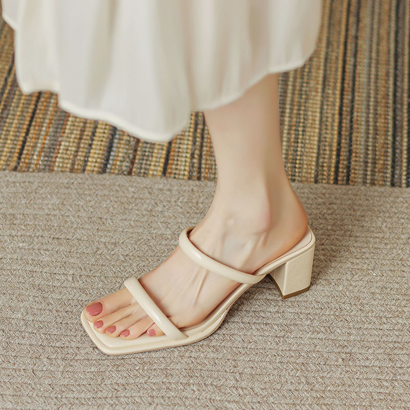 Women's Summer Chunky Heel French Minimalist Half-Drag Sandals - Low-Heeled Outdoor Footwear for Petite Style 2025
