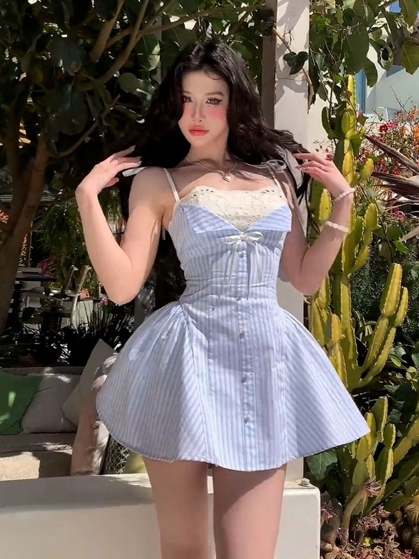 Women's Summer Two-Piece Lace Spliced Striped Camisole Dress - Waist-Cinching, Unique Short Skirt, Trendy Fashion for Stylish Looks