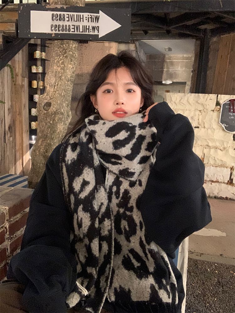 Women's Winter Korean Style Thick Warm Polka Dot Leopard Print Shawl Scarf - Versatile Fashion Accessory for Cold Weather