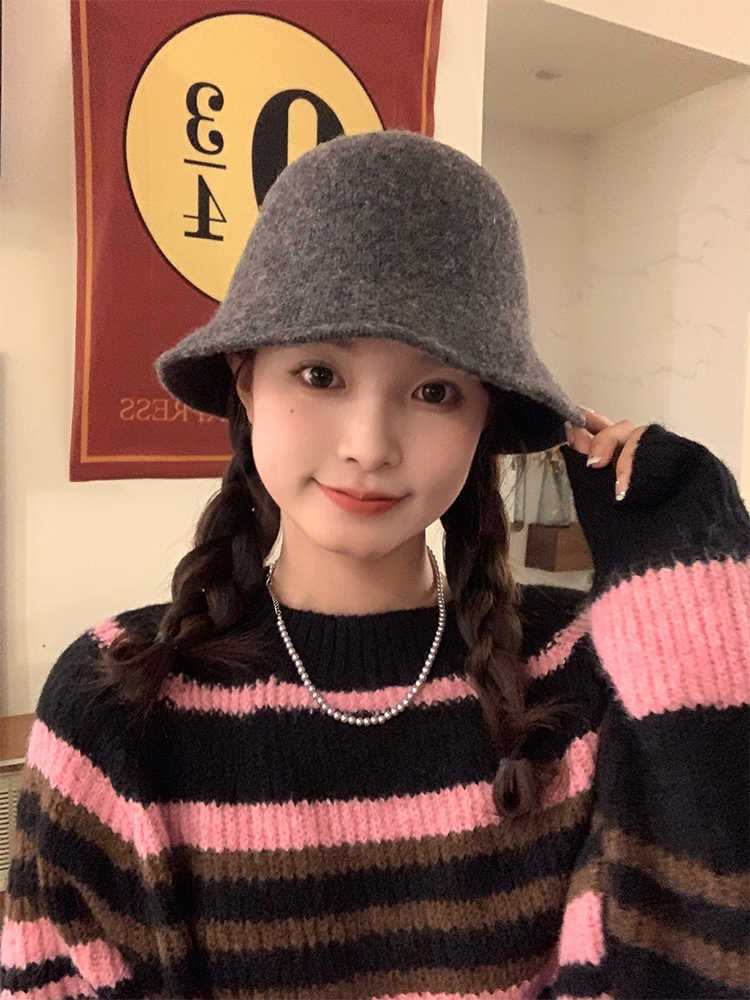 Women's Wool Fisherman Hat - Oversized Bucket Hat for Autumn & Winter, Face-Covering Design, Flattering Large Head Circumference