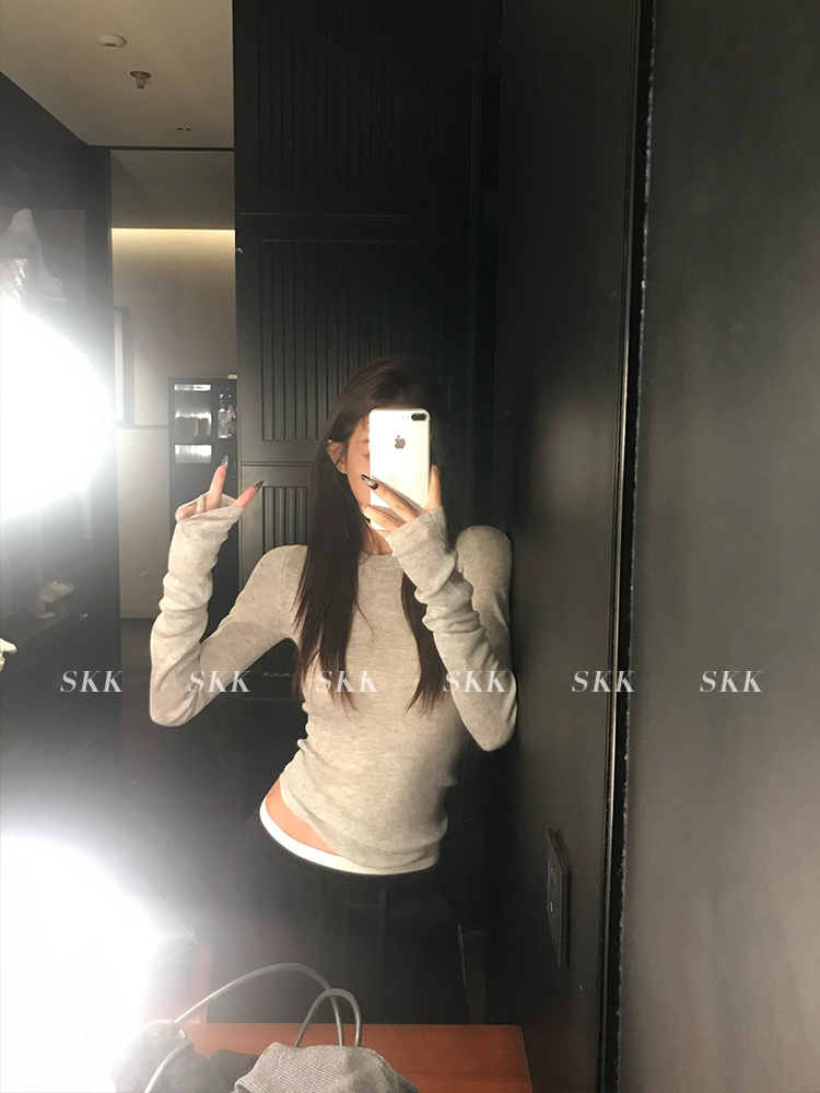 Wool Knit Slim-Fit Long Sleeve Round Neck U-Neck Base Layer Top for Women - Perfect for Early Spring Style and Layering