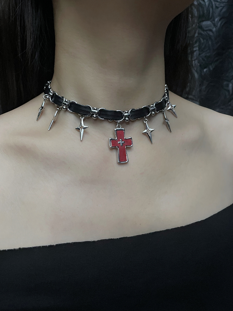 Y2K Dark Cross Necklace for Men and Women - High-End Punk Clavicle Chain, Niche Subculture Neck Accessory