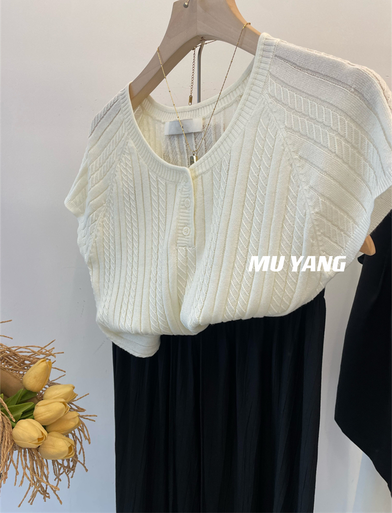 Yellow Twisted Short Sleeve Knitted Top for Women, Loose-Fitting Flying Sleeve Blouse, Stylish Chic Design